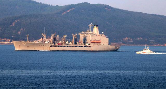 ABD Donanmasına ait gemi Çanakkale Boğazı’ndan geçti