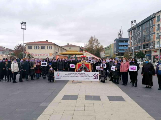 Çan’da kadına şiddete karşı yürüyüş düzenlendi