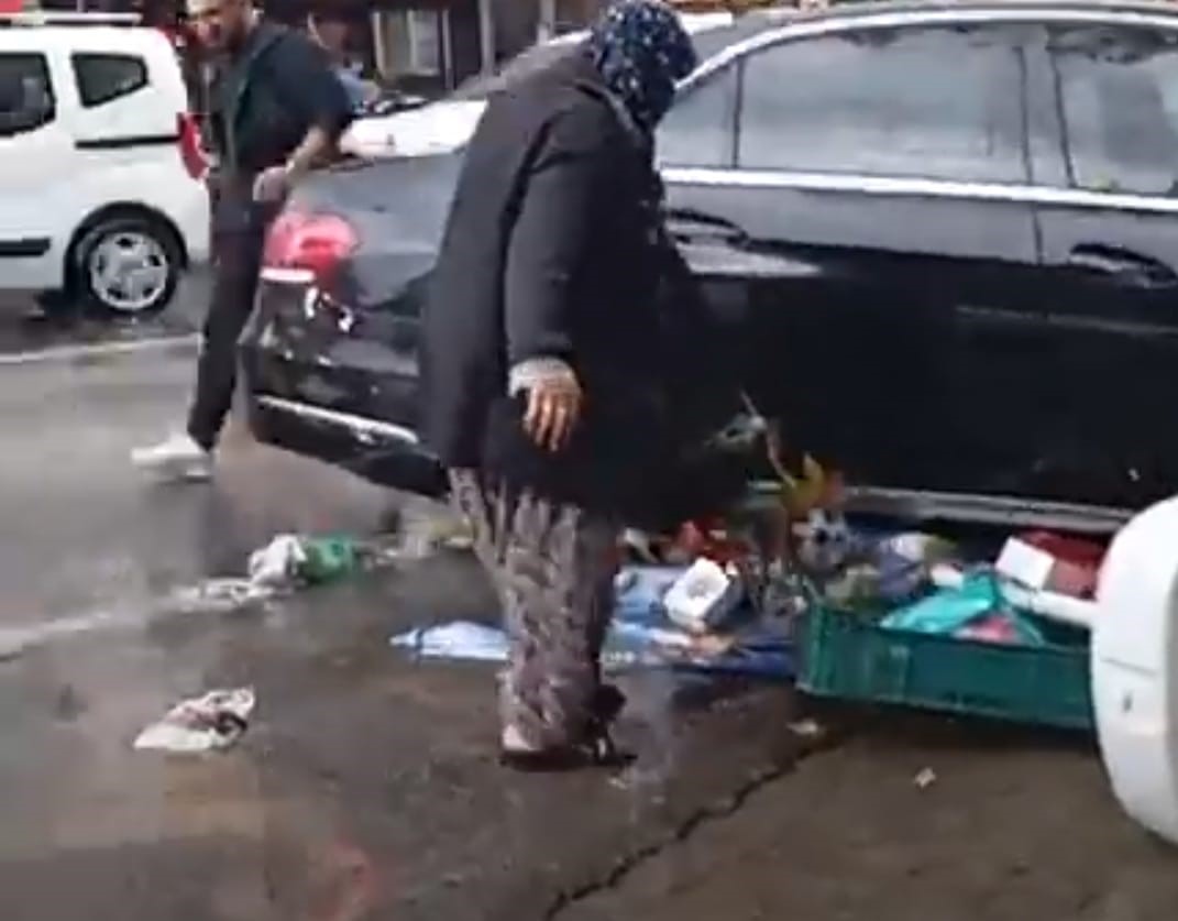 Çanakkale Gelibolu’da Sağanak Yağış ve Şiddetli Rüzgar Hayatı Olumsuz Etkiledi